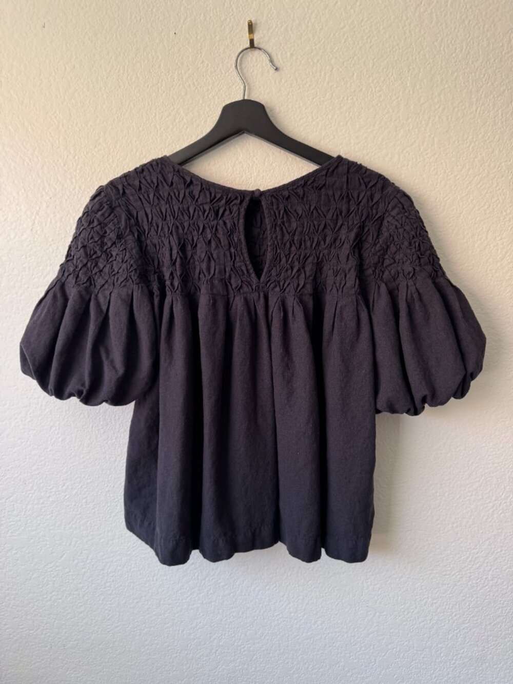 Anthropologie | Blouse with stitching & balloon short sleeves | charcoal | M